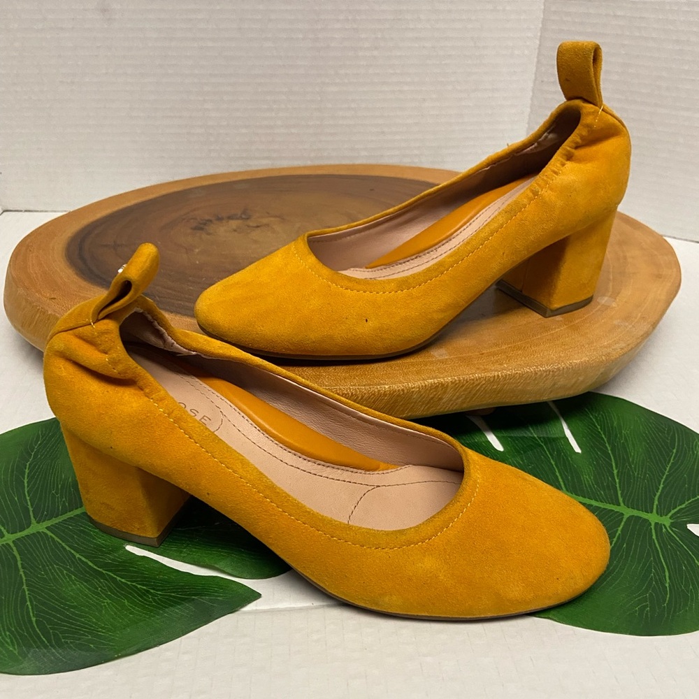 Taryn Rose SAVANNAH Mustard Yellow Suede Block Heels